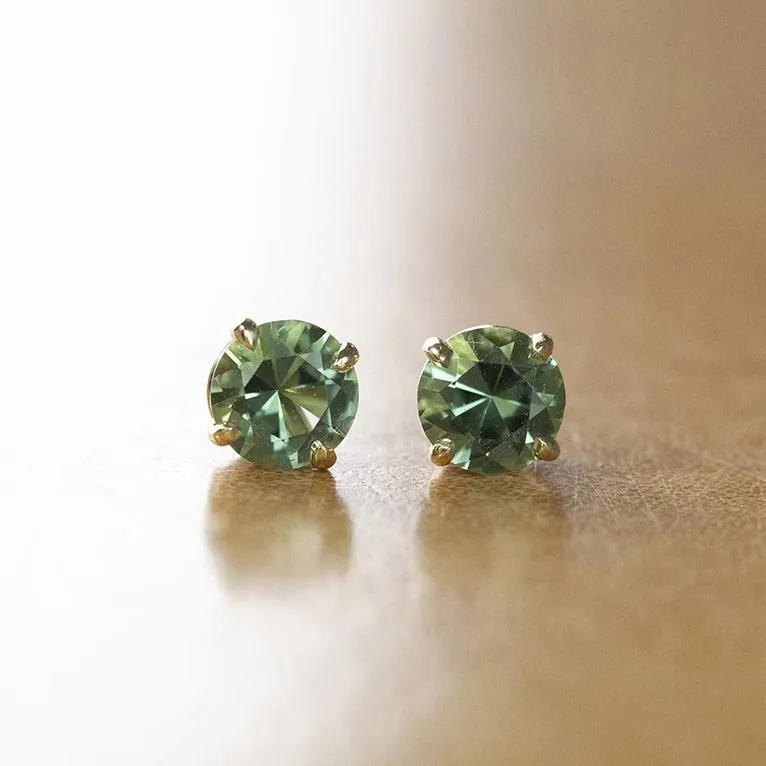 0.85ctw Mint Tourmaline Stud Earrings in Yellow Gold