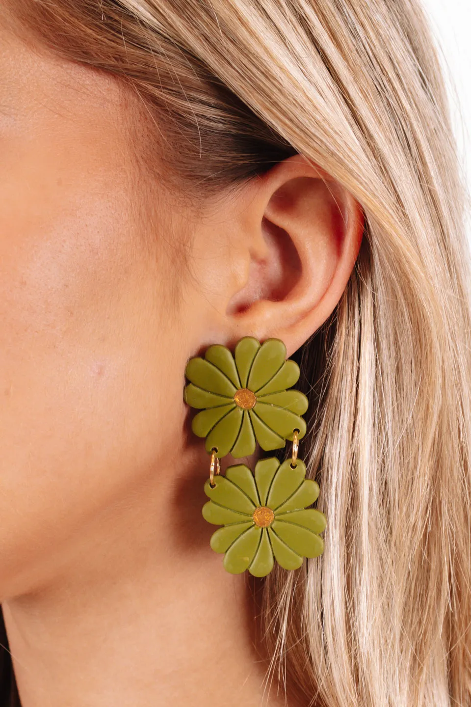 Amaryllis Earrings - Olive