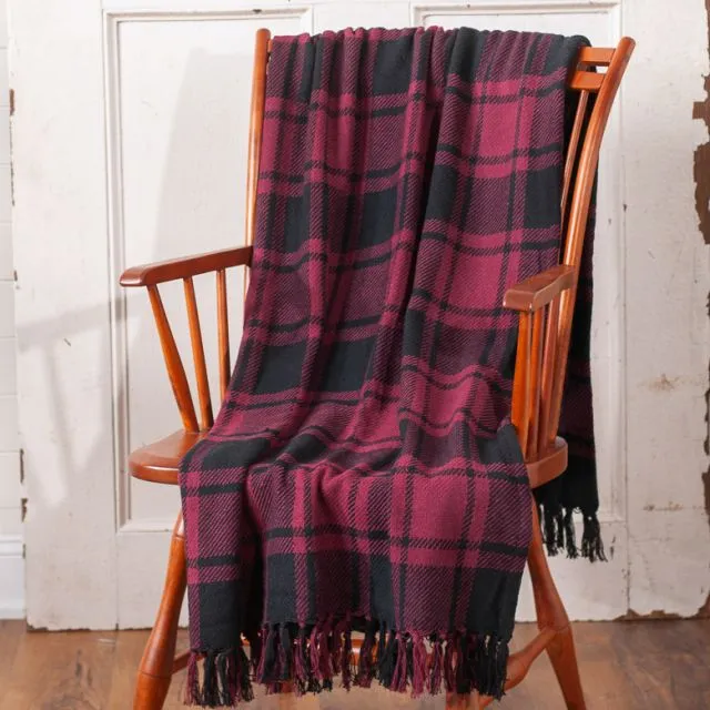 Black and Burgundy Plaid Woven Throw