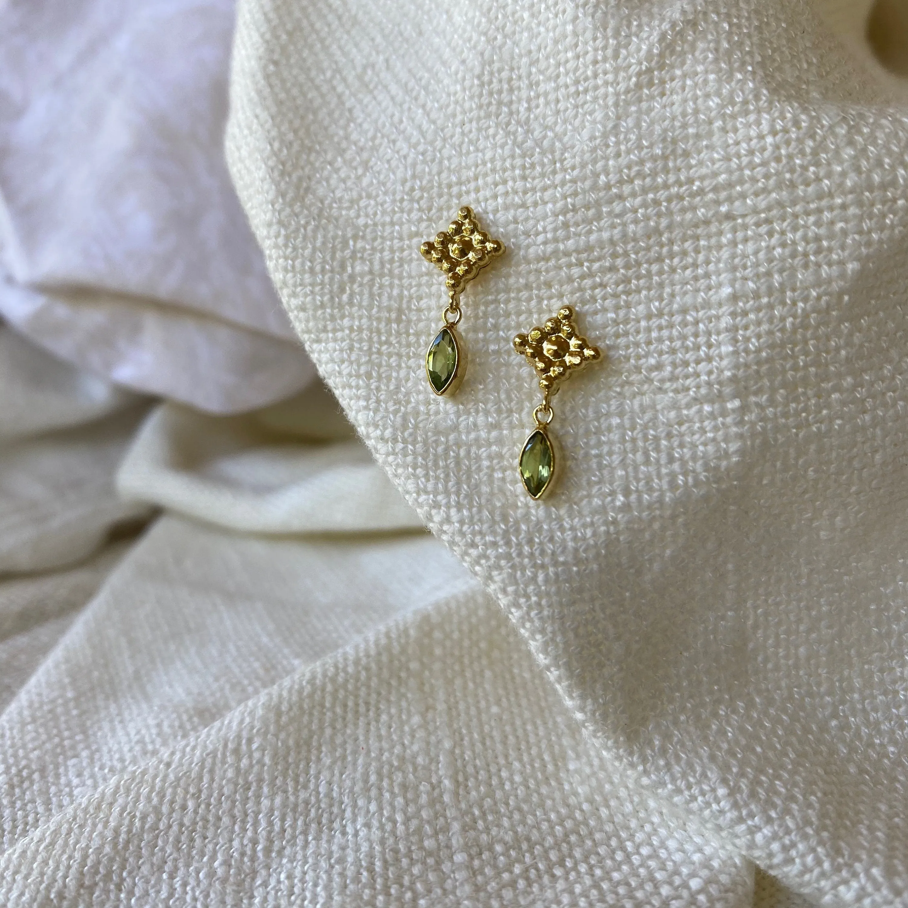 Illy 14K Gold Green Peridot Studs