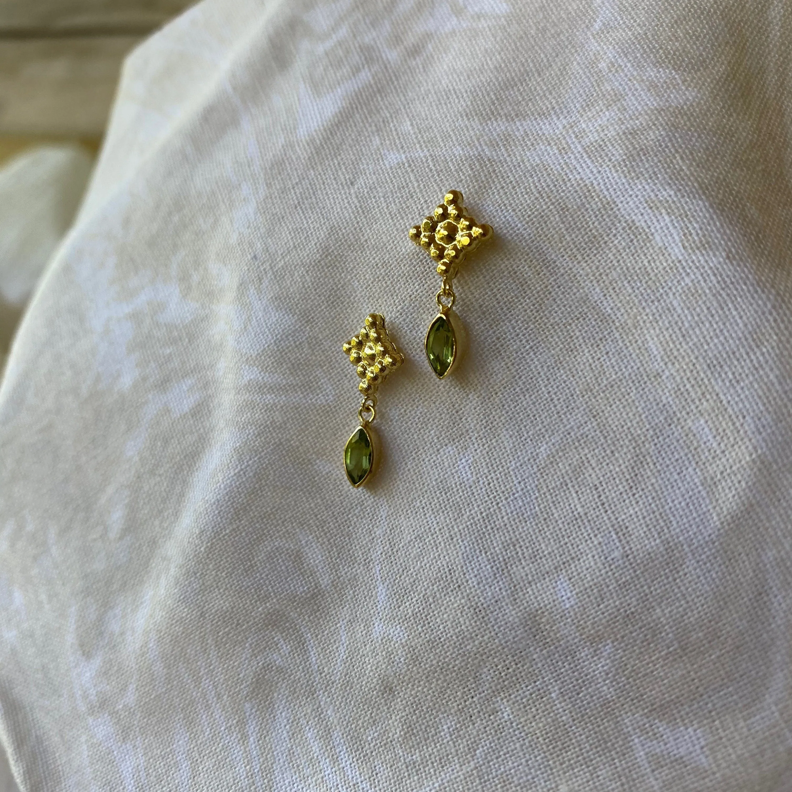 Illy 14K Gold Green Peridot Studs