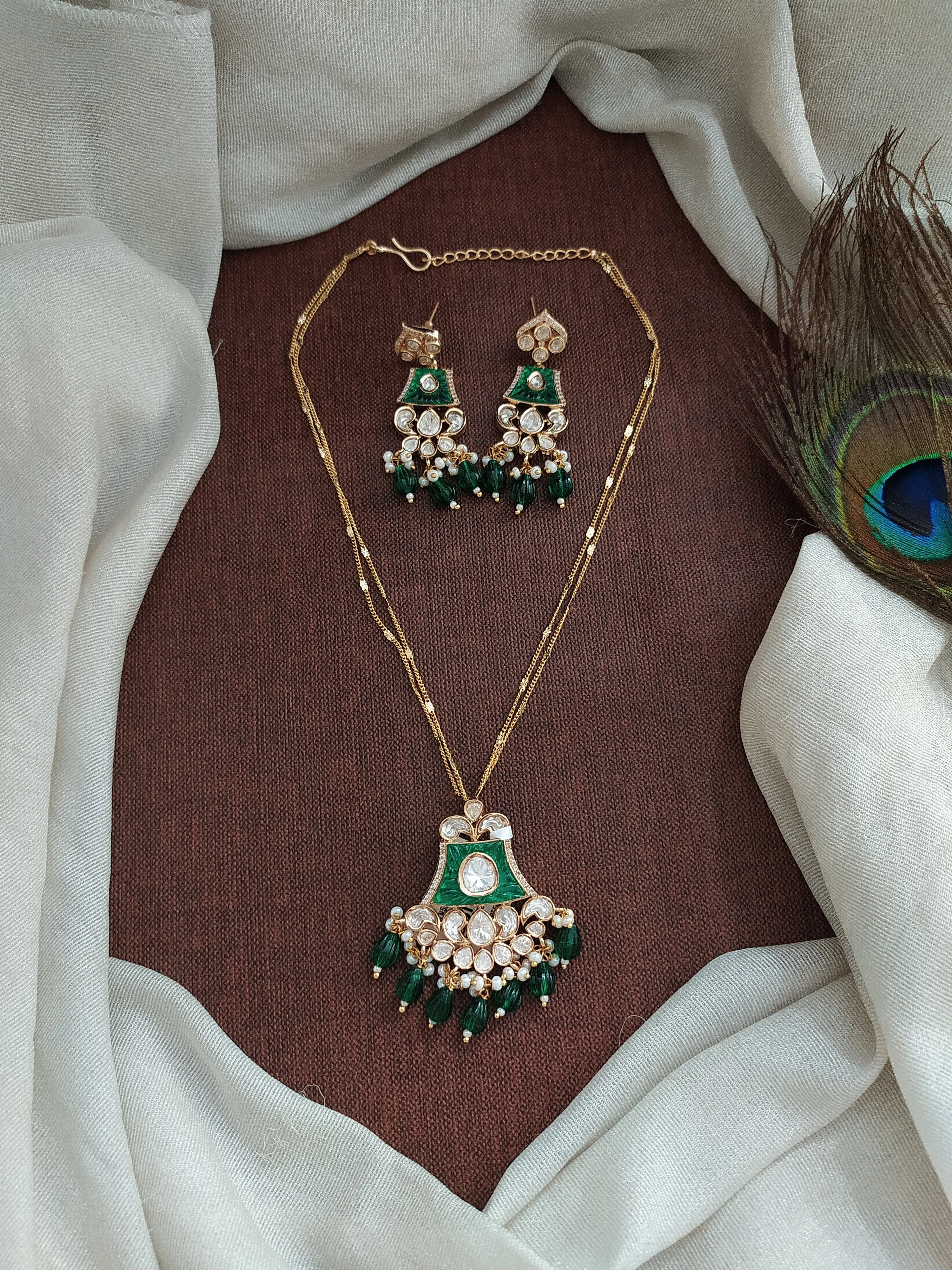 Trendy Chain Set with Kundan Pendant and Earrings